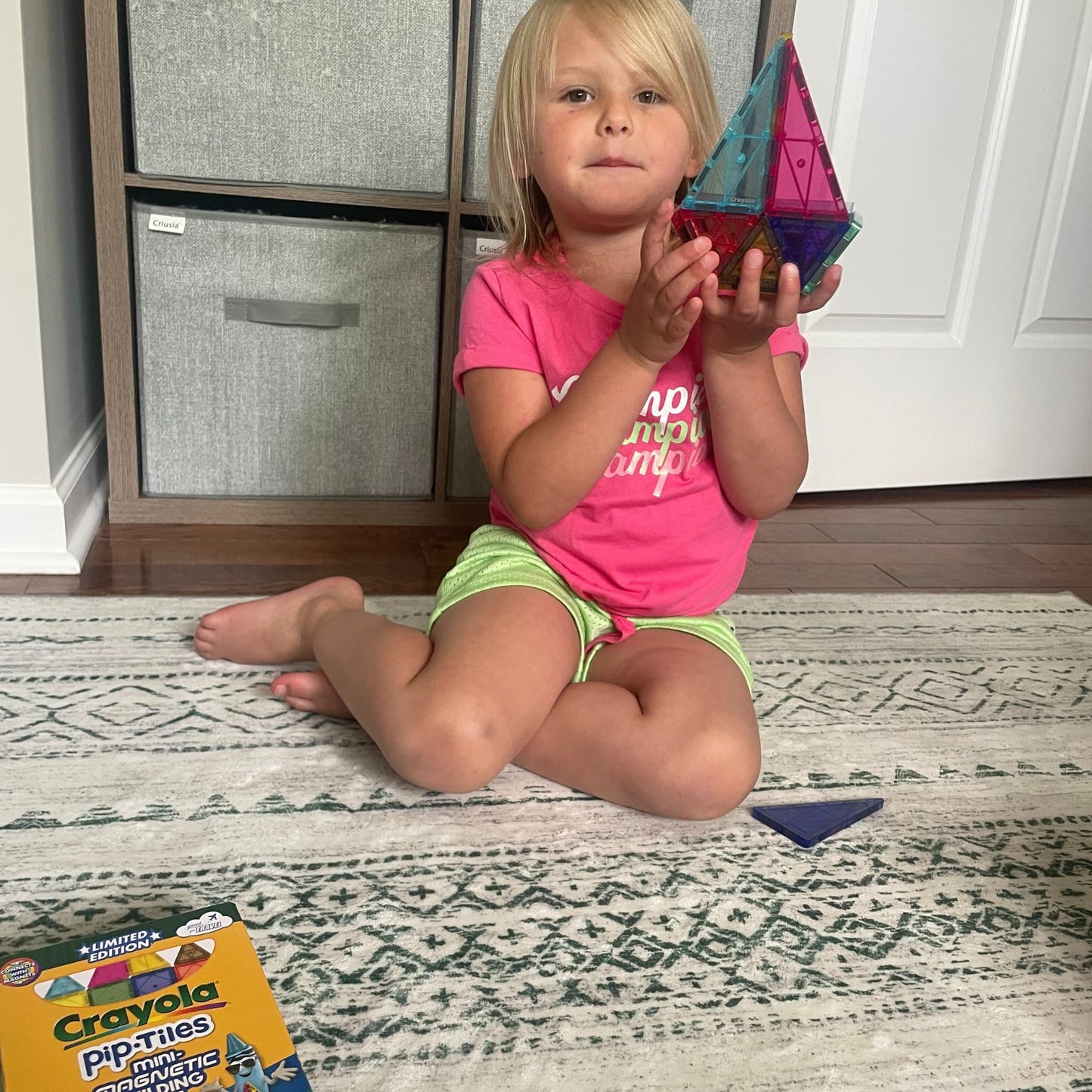 Crayola Mini Magnetic PIP-Tiles, Bold Colors