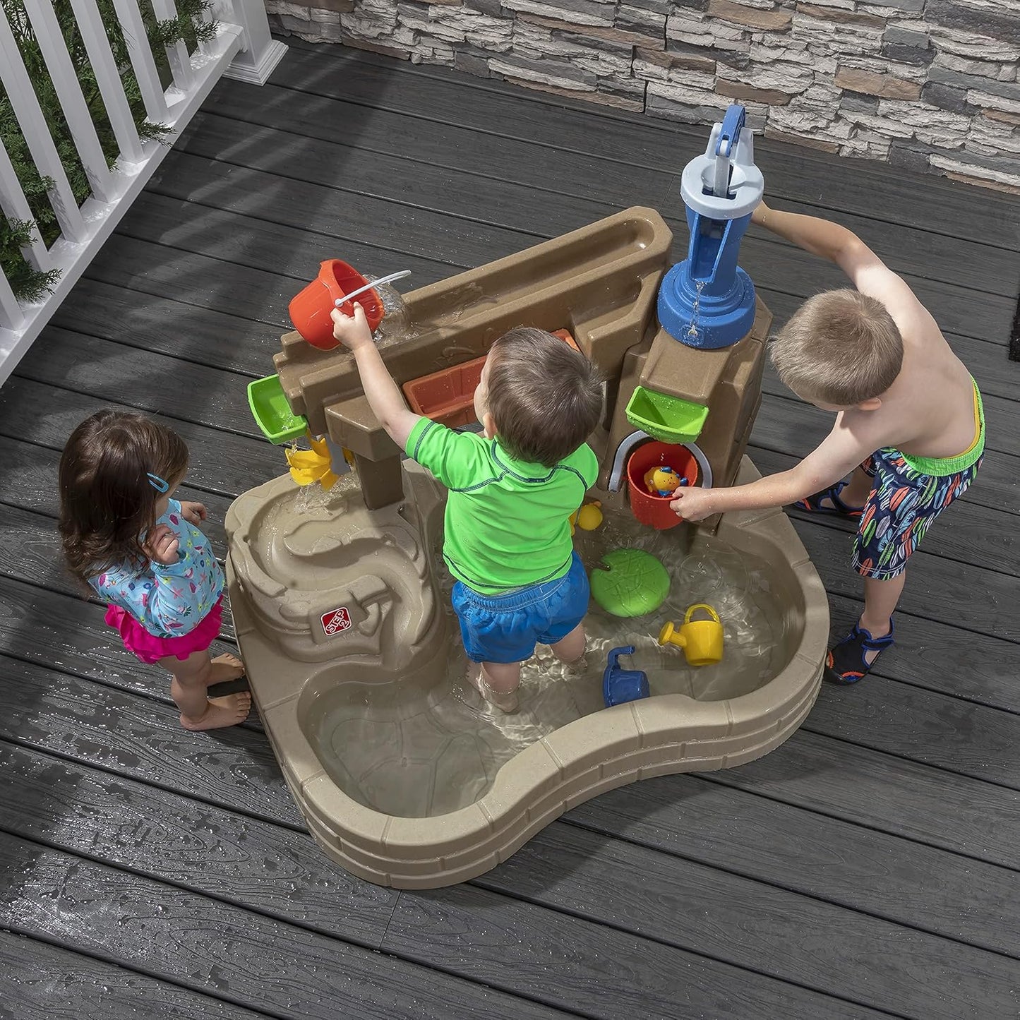 Step 2 Pump & Splash Discovery Pond Water Table