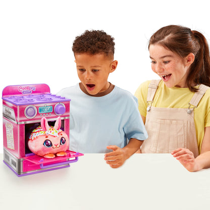 Cinnamon Treatz Oven – Interactive Bake & Reveal Oven Playset with Mystery Scented Plush (Cinnamon Pooch, Fondant Feline, or Strawberry Swirl), Mixing Tools, Dough, & Accessories, 5+